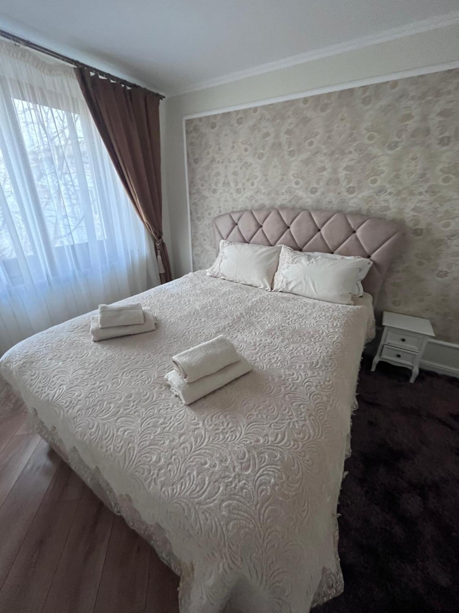 Apartament In Μποτοσάνι Εξωτερικό φωτογραφία